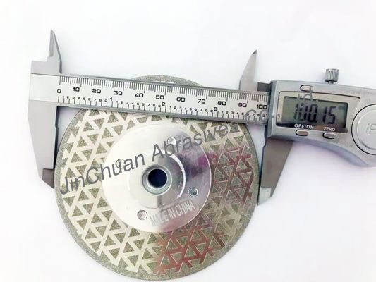 Diamentowe ostrze w kształcie gwiazdy z kropkami